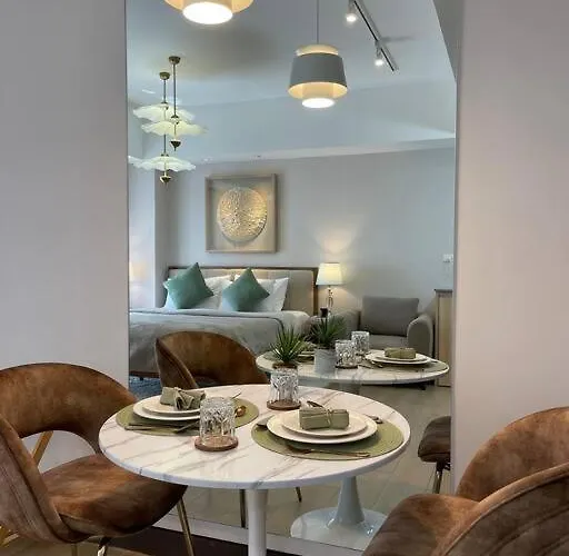 Apartment Minimalist And Cozy Place With Balcony