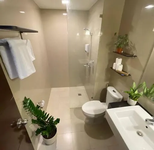 Minimalist And Cozy Place With Balcony * Manila