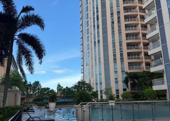 Minimalist And Cozy Place With Balcony * Manila